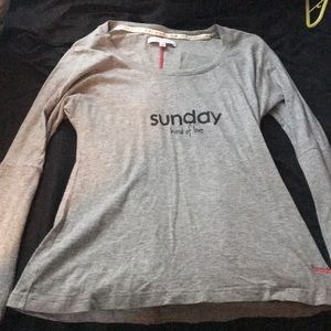 long sleeve gray shirt, red line down back